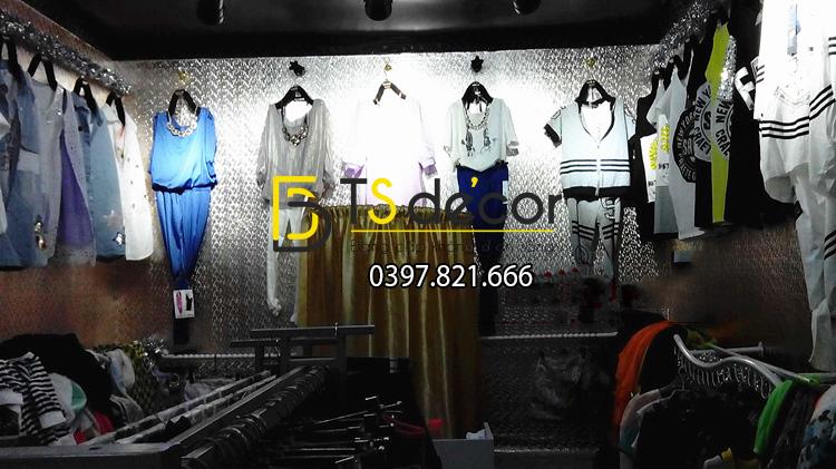 Giấy dán tường khảm vàng bạc màu trắng óng ánh 3D182 trang trí shop quần áo