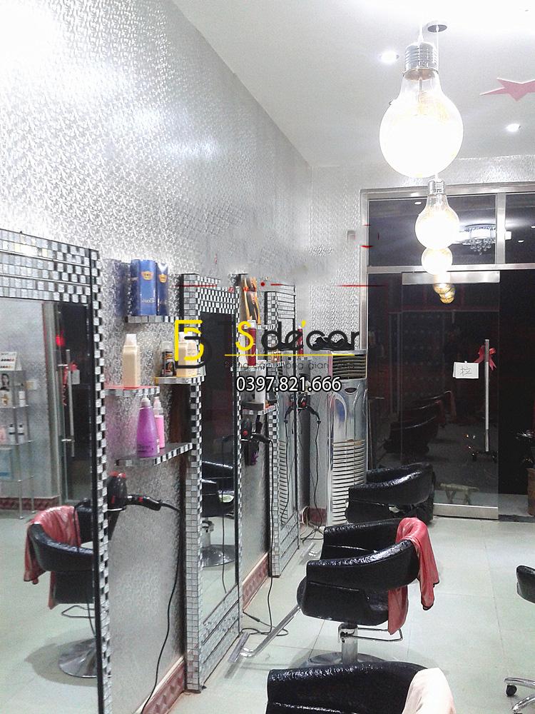 Giấy dán tường khảm vàng bạc màu trắng óng ánh 3D182 trang trí tiệm tóc