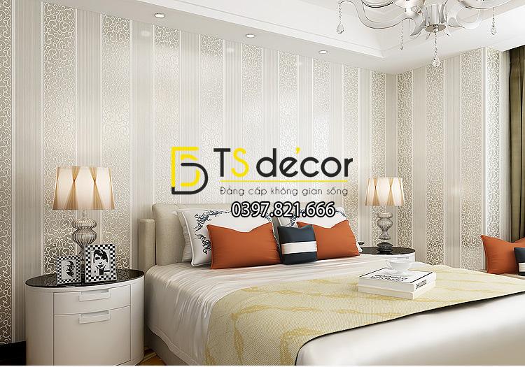 Giấy dán tường sọc dọc kèm hoa văn dập nổi 3D101 màu trắng 601