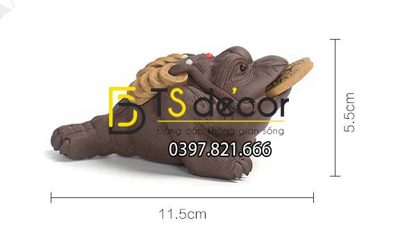 Kích thước Cóc 3 chân ngậm tiền màu đen DTT10