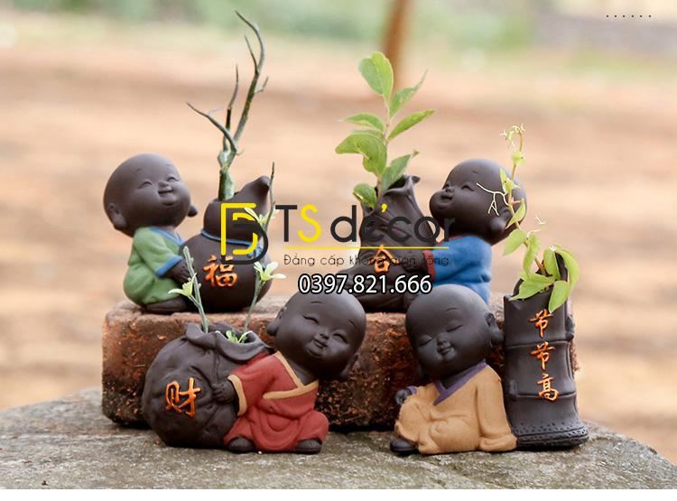 Tượng nhà sư nhỏ dễ thương DTT04-03