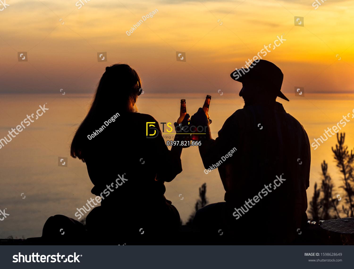 Tranh dán tường cùng nhậu vào hoàng hôn thật lãng mạn